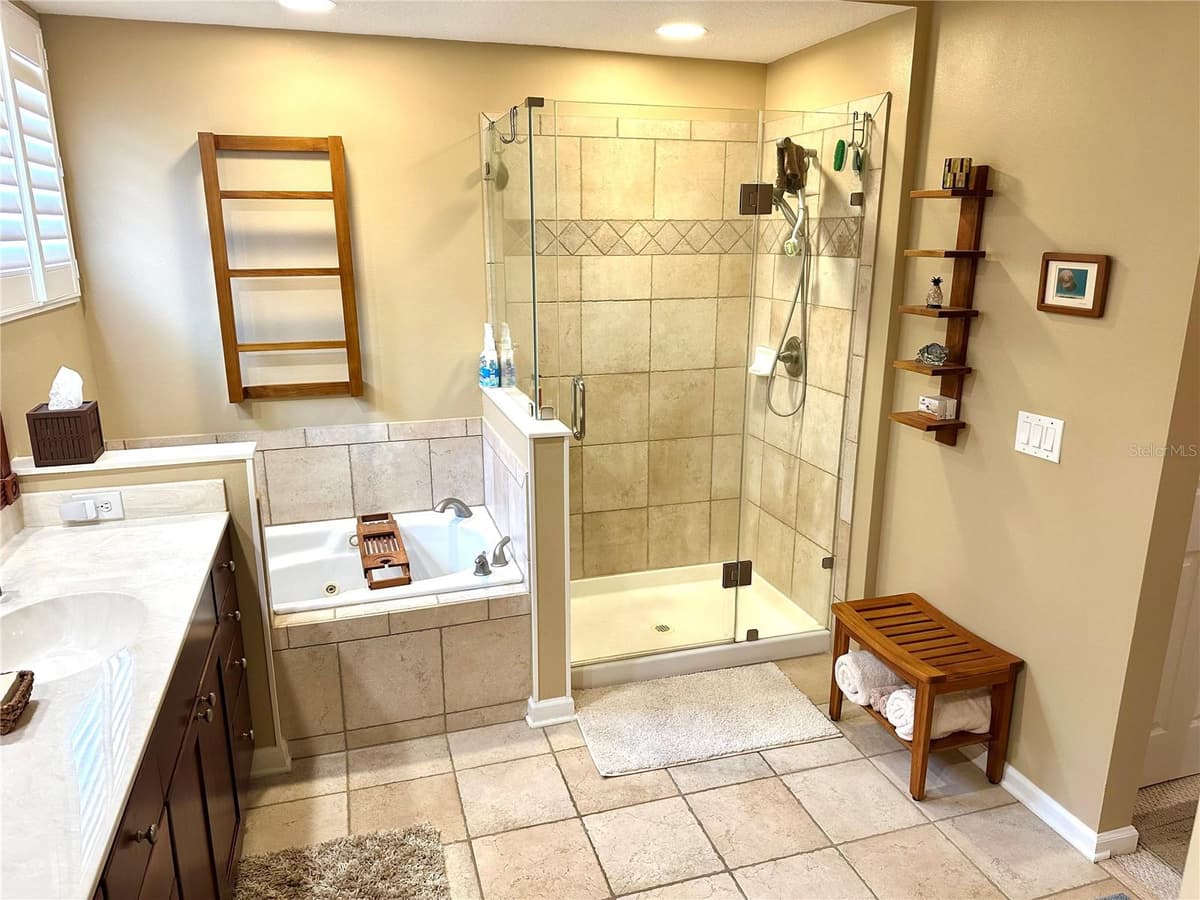 122 RIDGEWAY BLVD — photo 15 of 34