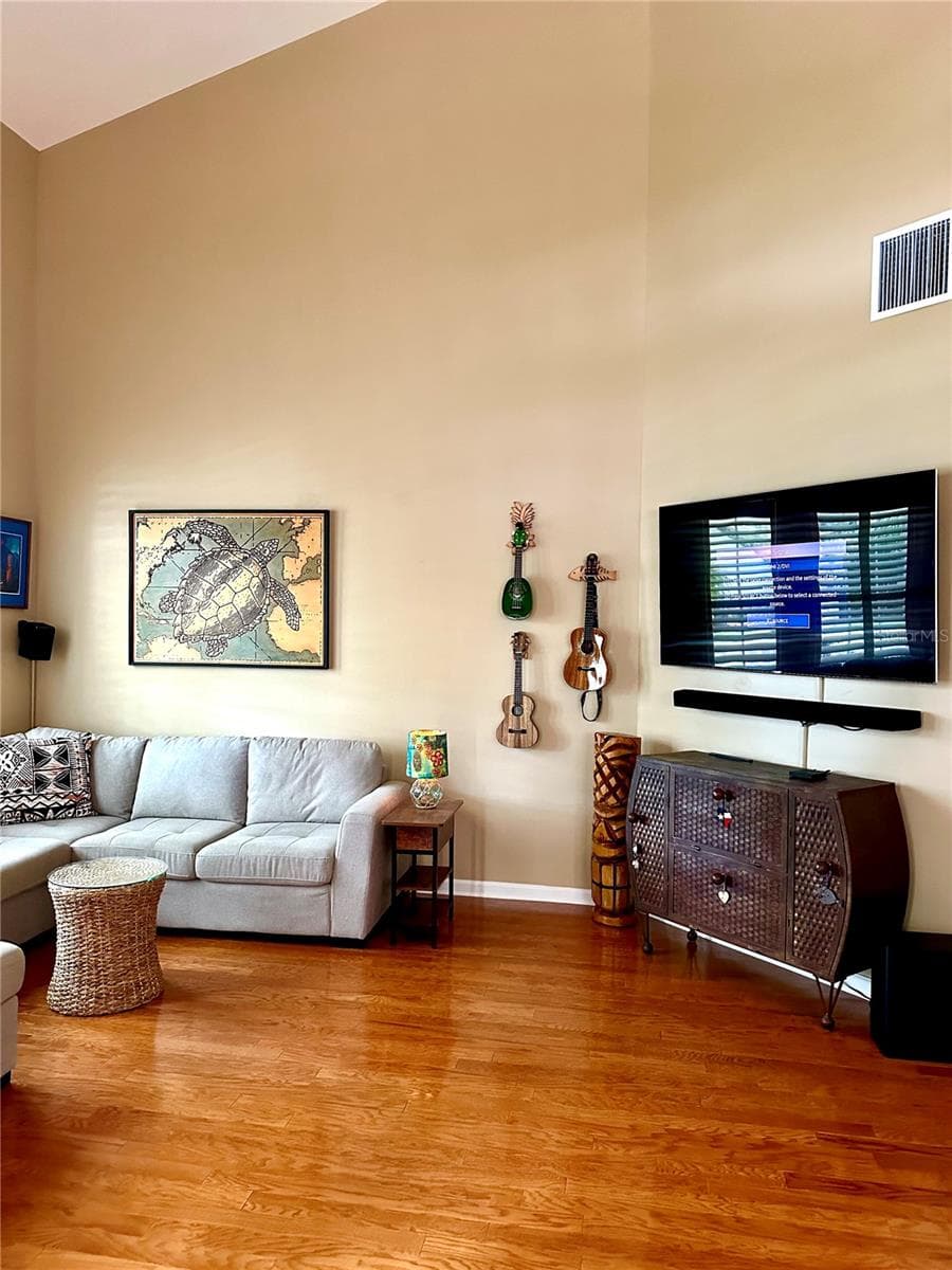 122 RIDGEWAY BLVD — photo 5 of 34