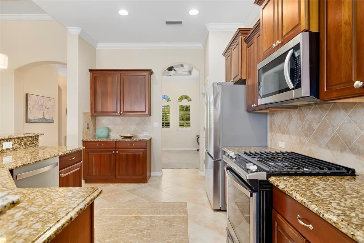 165 PALAZZO COURT — photo 16 of 76