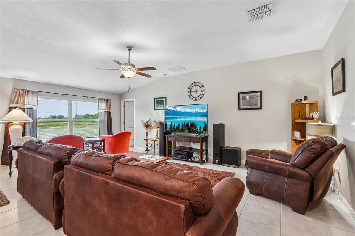 1461 GOLDEN GLOW DRIVE — photo 4 of 32