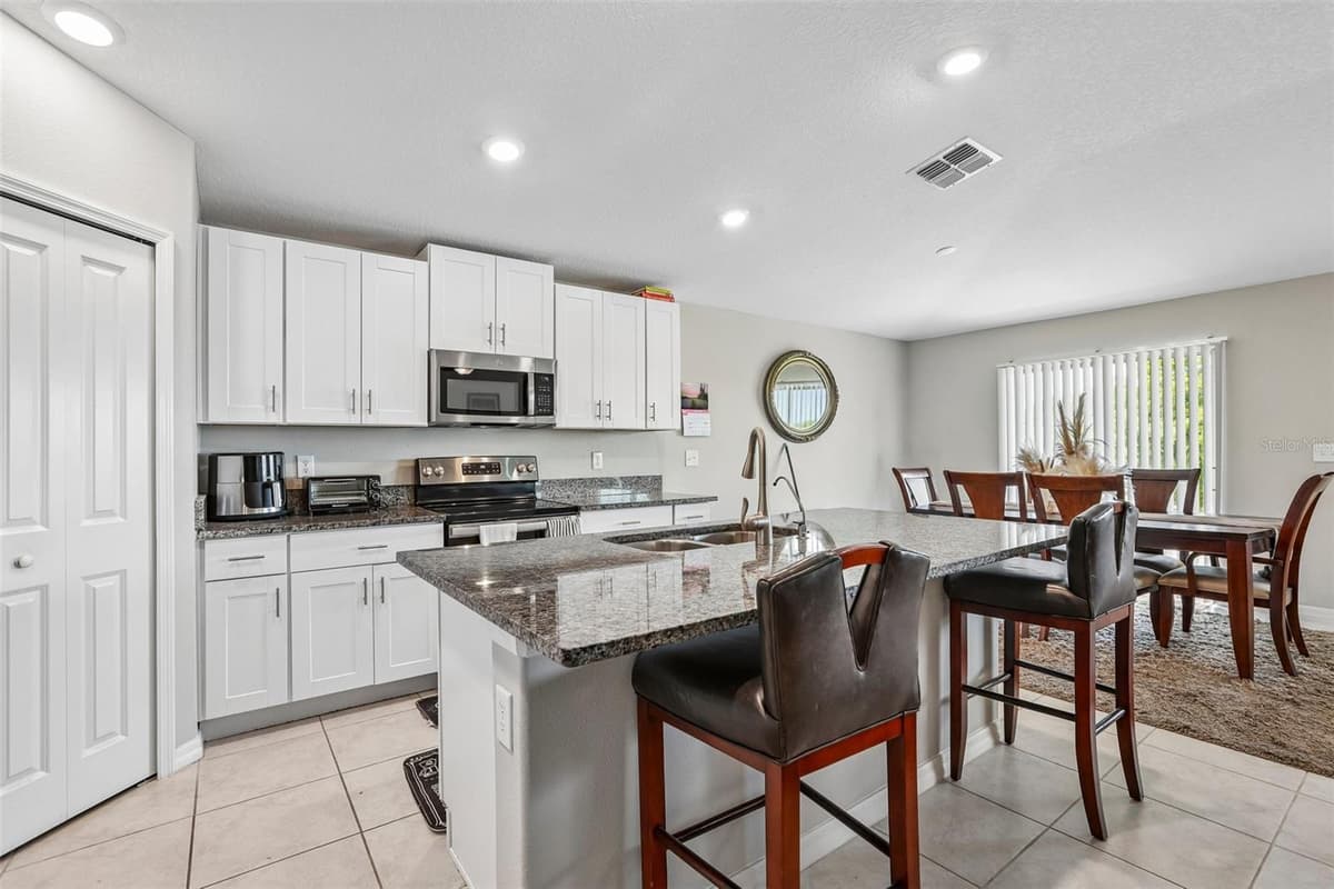 1461 GOLDEN GLOW DRIVE — photo 10 of 32