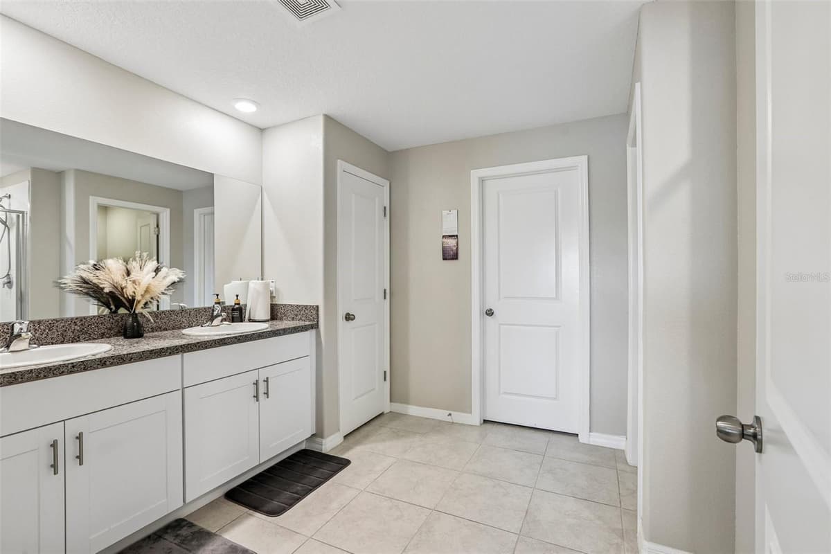 1461 GOLDEN GLOW DRIVE — photo 14 of 32