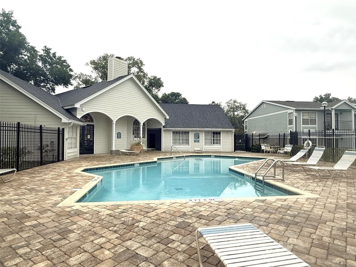 2550 ALAFAYA TRAIL — photo 32 of 42