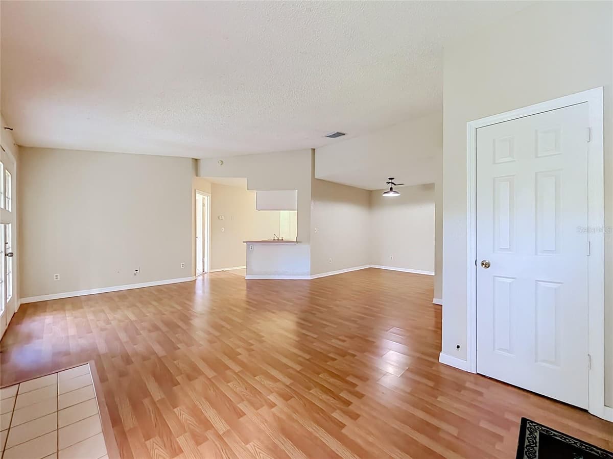 2550 ALAFAYA TRAIL — photo 7 of 42