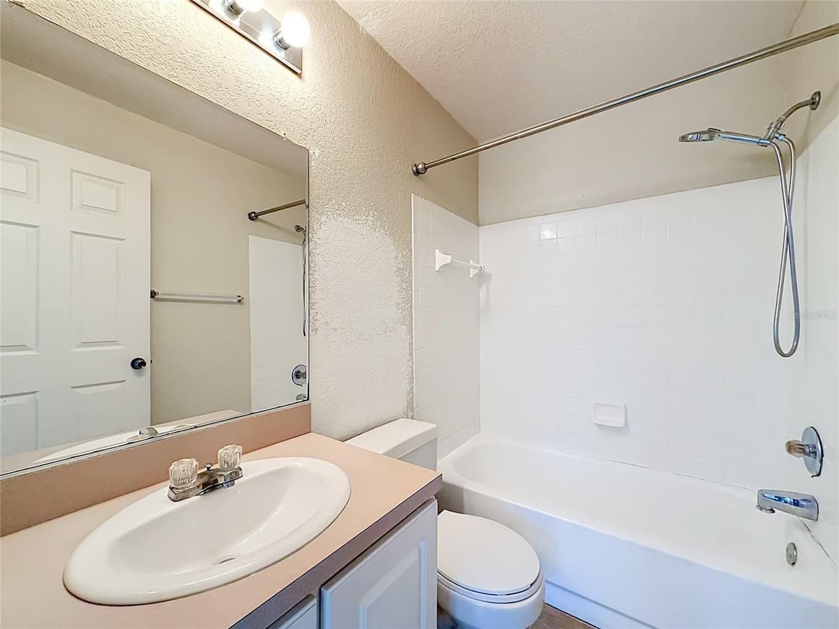 2550 ALAFAYA TRAIL — photo 25 of 42
