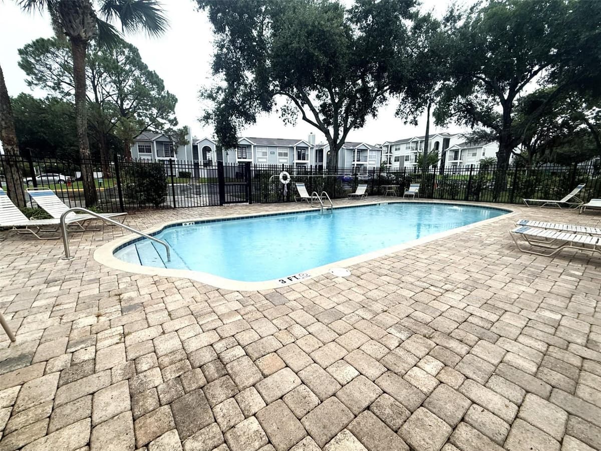 2550 ALAFAYA TRAIL — photo 33 of 42