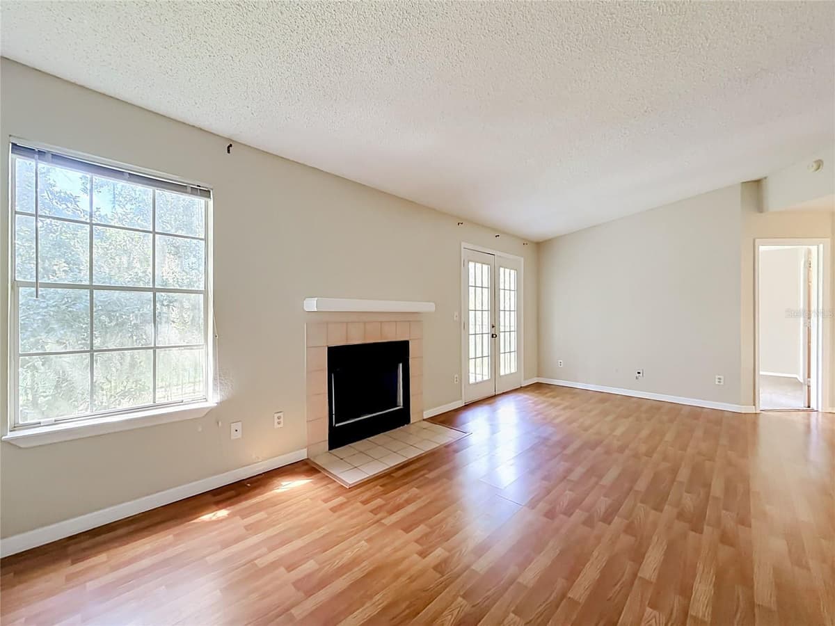 2550 ALAFAYA TRAIL — photo 5 of 42