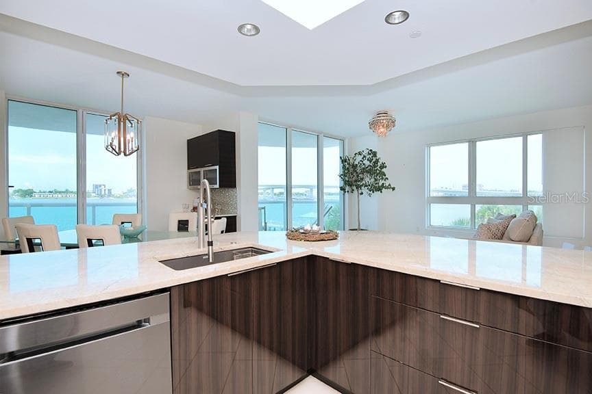 231 RIVERSIDE DRIVE — photo 3 of 77