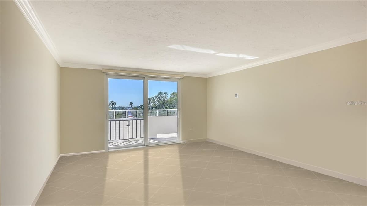 101 GULFSTREAM AVENUE — photo 10 of 50