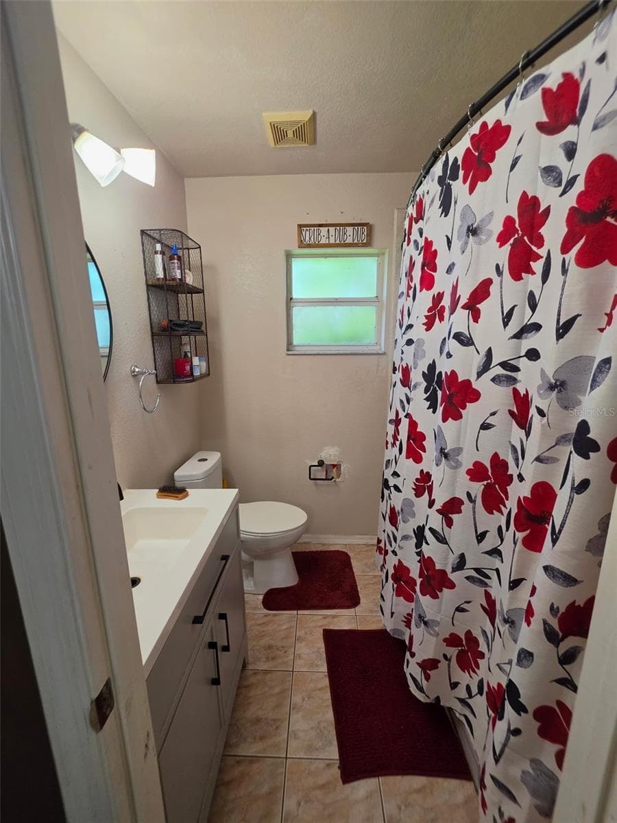 720 PINE AVENUE — photo 11 of 22