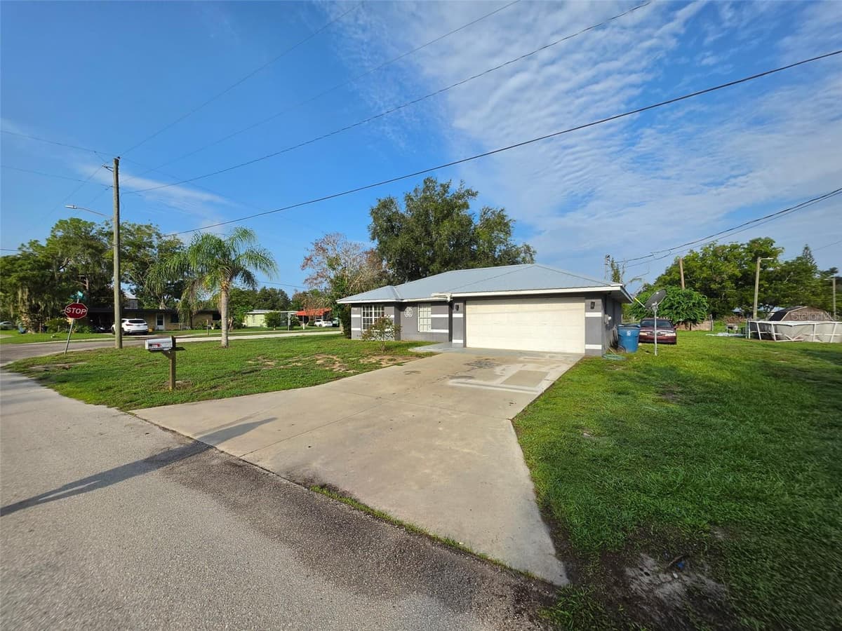 720 PINE AVENUE — photo 20 of 22