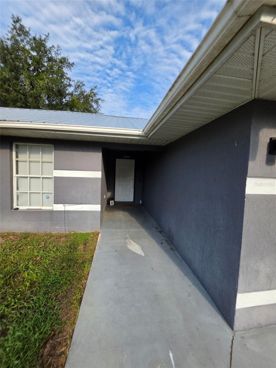 720 PINE AVENUE — photo 2 of 22