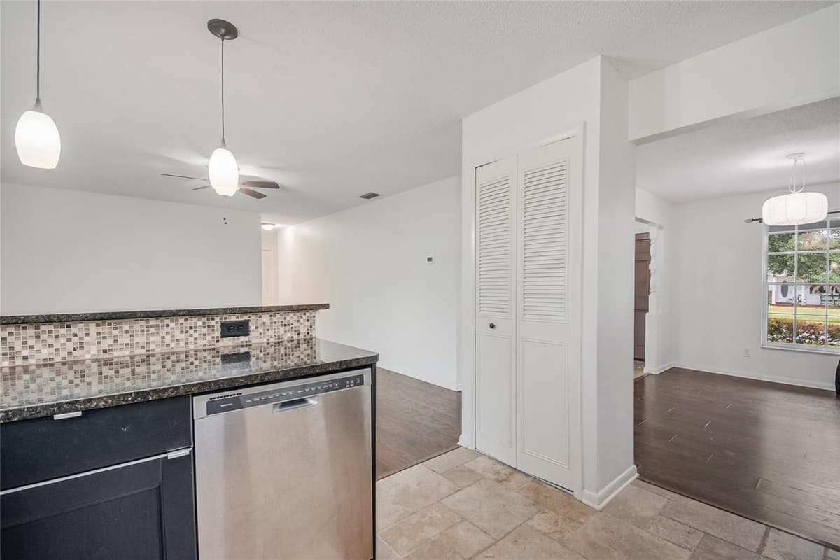 4931 TELLSON PLACE — photo 11 of 38