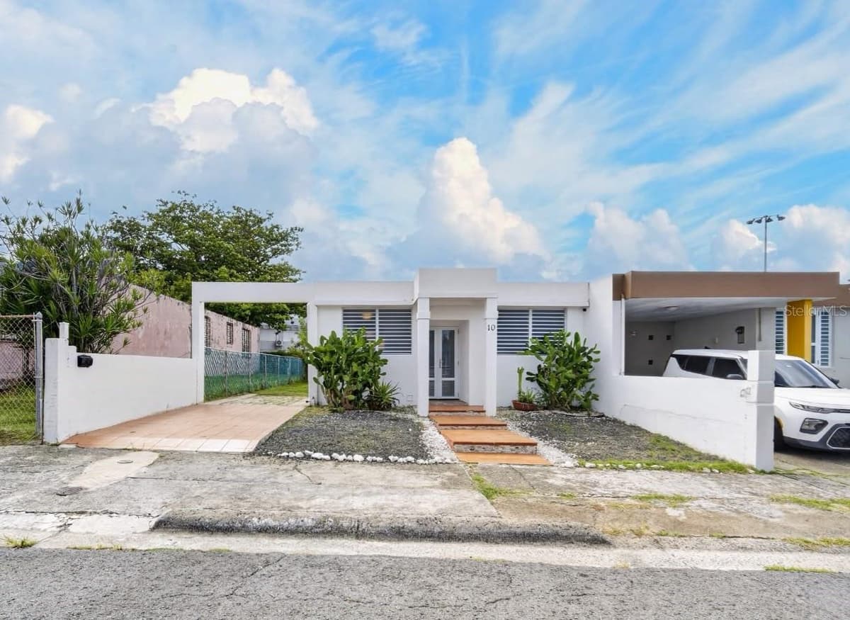 C10 CALLE 5 — photo 1 of 23