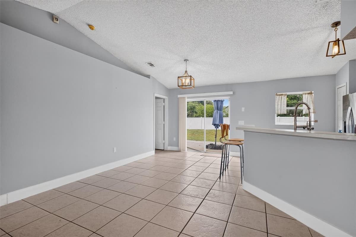 2941 BEDFORD STREET — photo 12 of 33