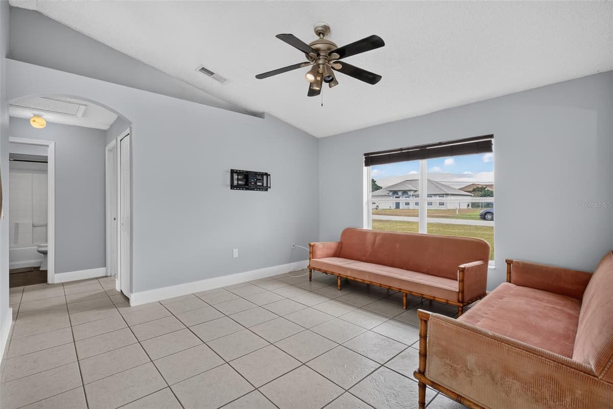 2941 BEDFORD STREET — photo 15 of 33