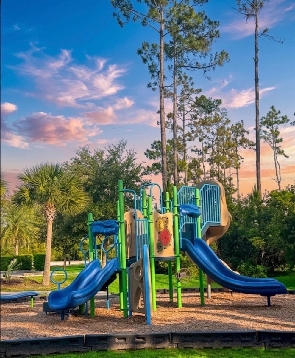 144 HUMMINGBIRD PLACE — photo 15 of 16
