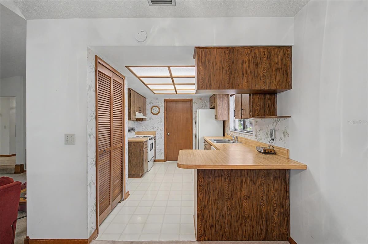 901 TARAWOOD LANE — photo 13 of 33