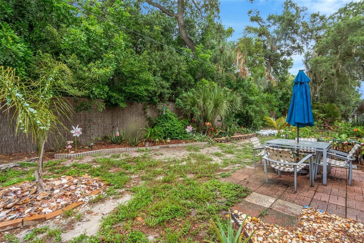 4252 SHELDON PLACE — photo 15 of 29