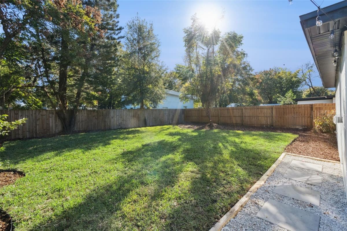 1931 CLOVERLAWN AVENUE — photo 16 of 20
