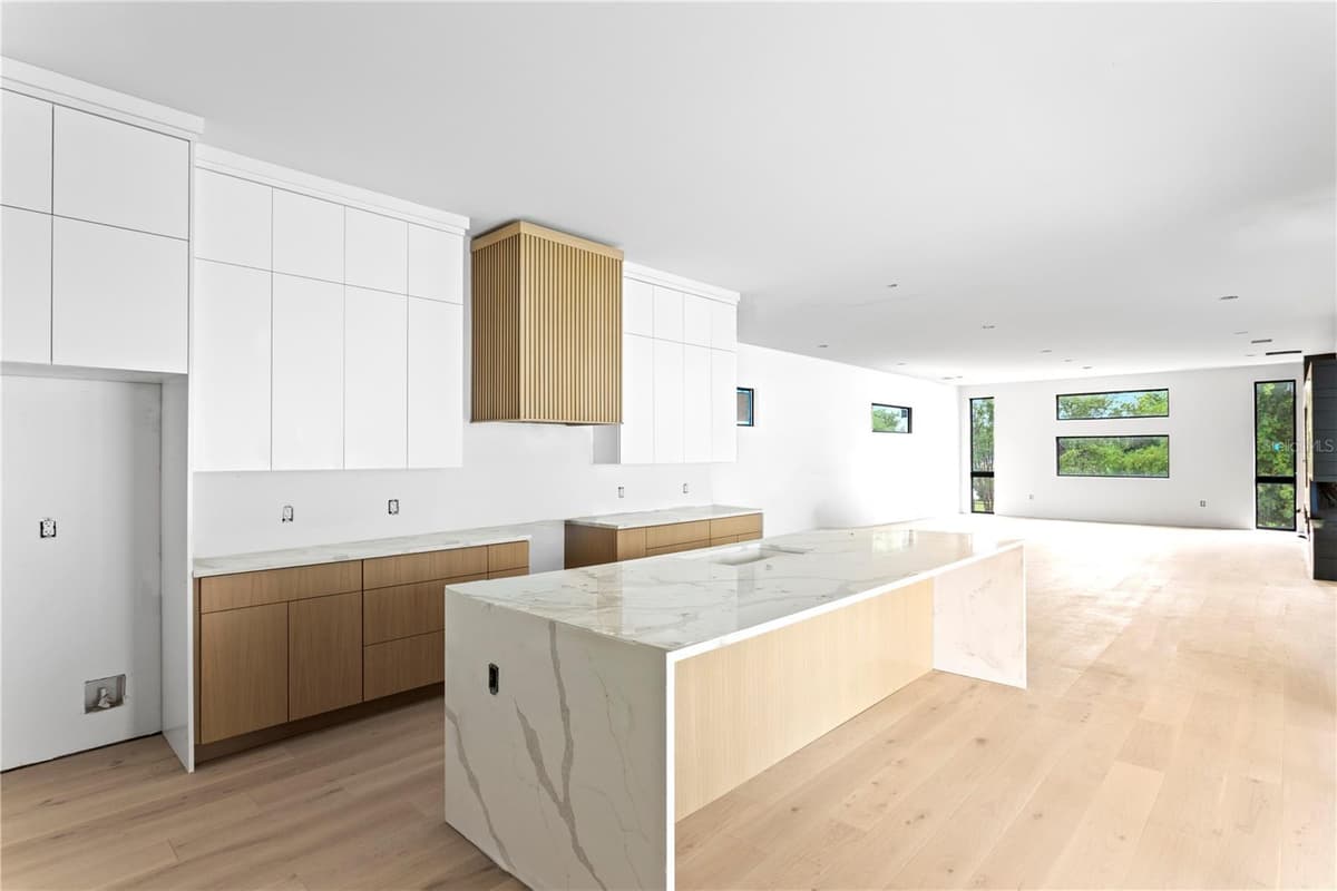 2309 RIVERSIDE DRIVE — photo 10 of 17
