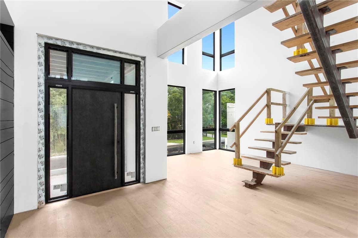 2309 RIVERSIDE DRIVE — photo 3 of 17