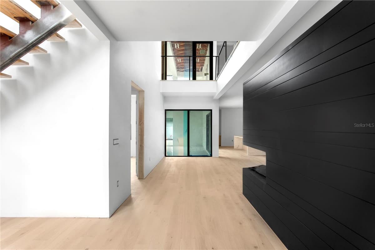 2309 RIVERSIDE DRIVE — photo 7 of 17