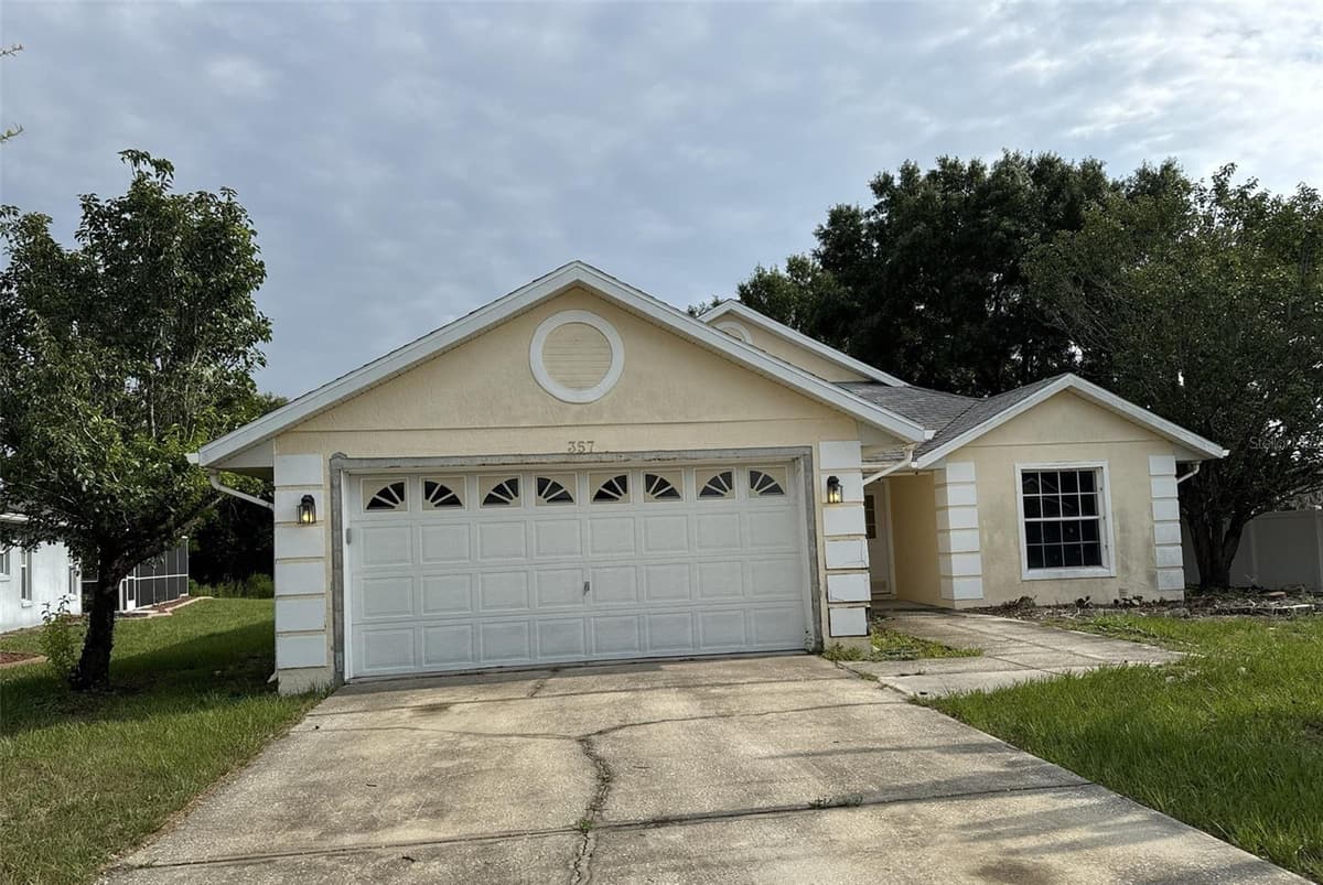 357 THORNBUSH PARKWAY — photo 1 of 13