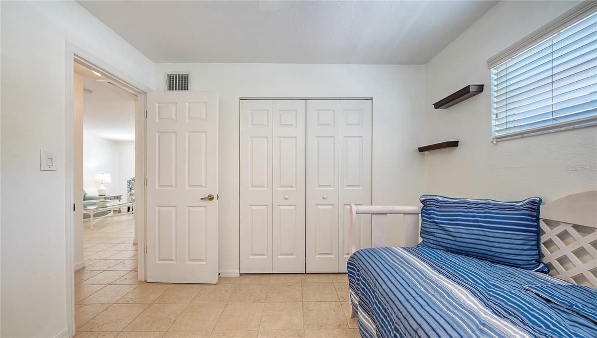 1749 HILLVIEW STREET — photo 16 of 32