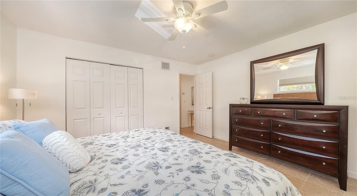 1749 HILLVIEW STREET — photo 12 of 32