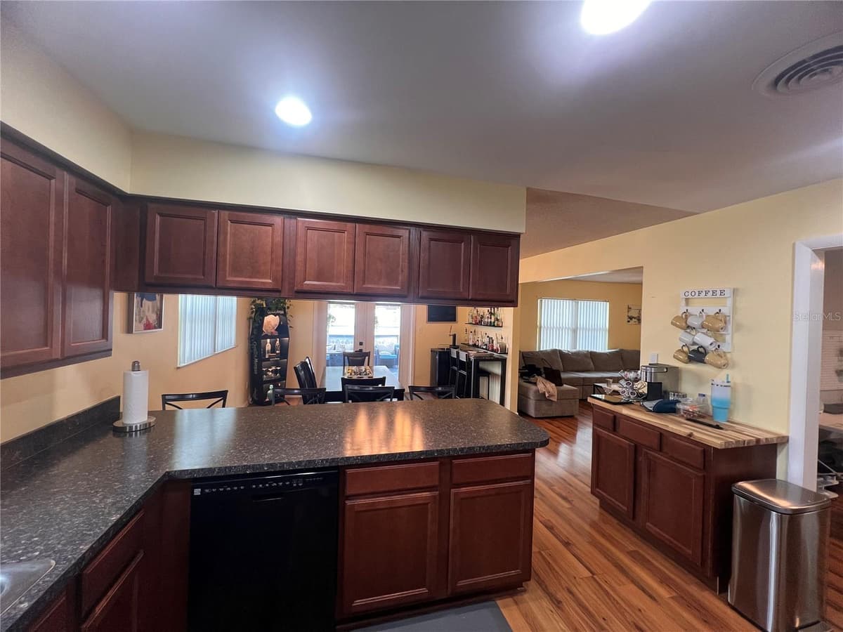 10626 BRESSLYN BOULEVARD — photo 7 of 20