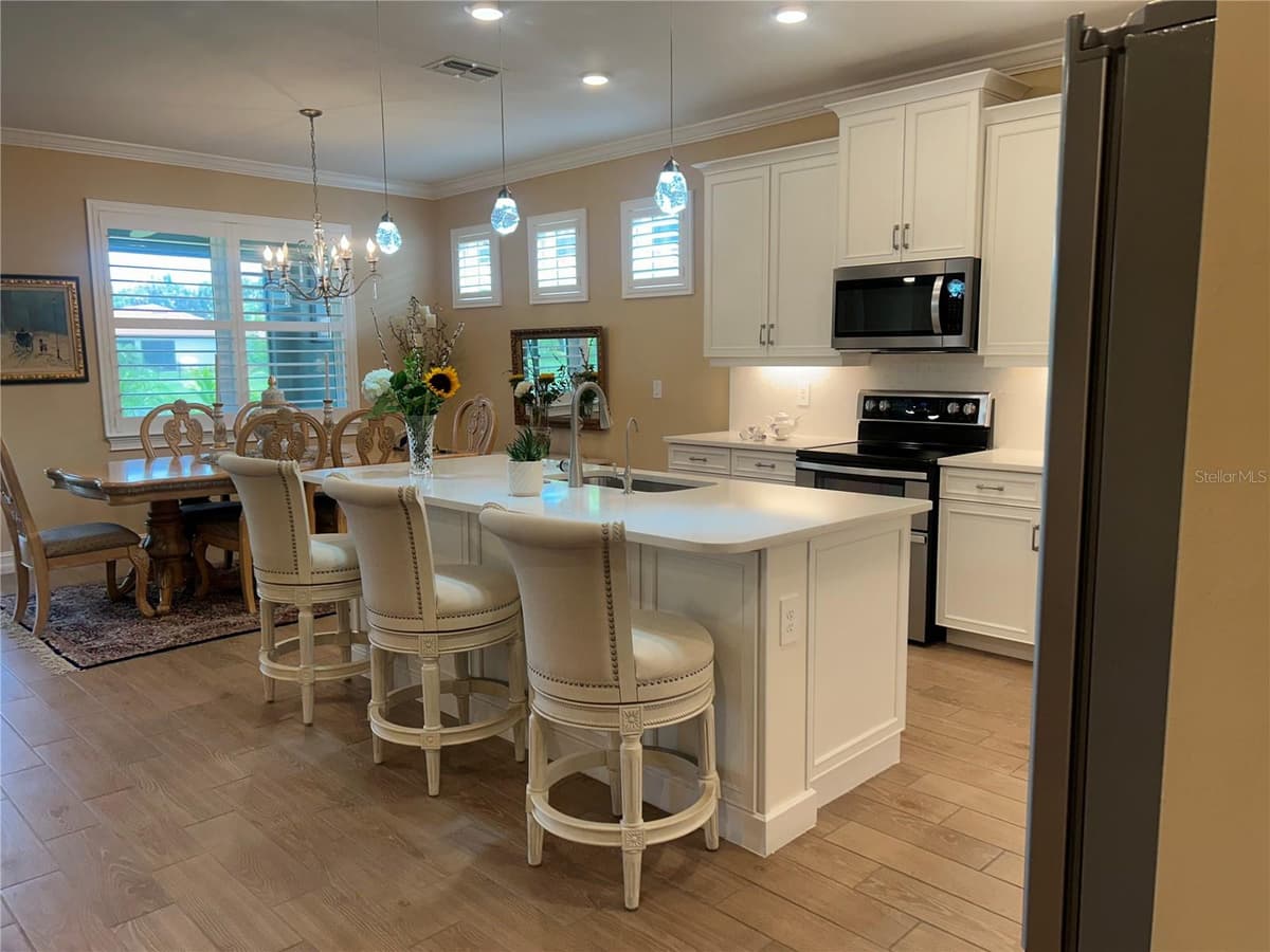 126 VILLA PEROSA WAY — photo 7 of 32