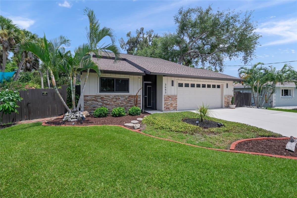 3643 MERIDALE ROAD — photo 12 of 50