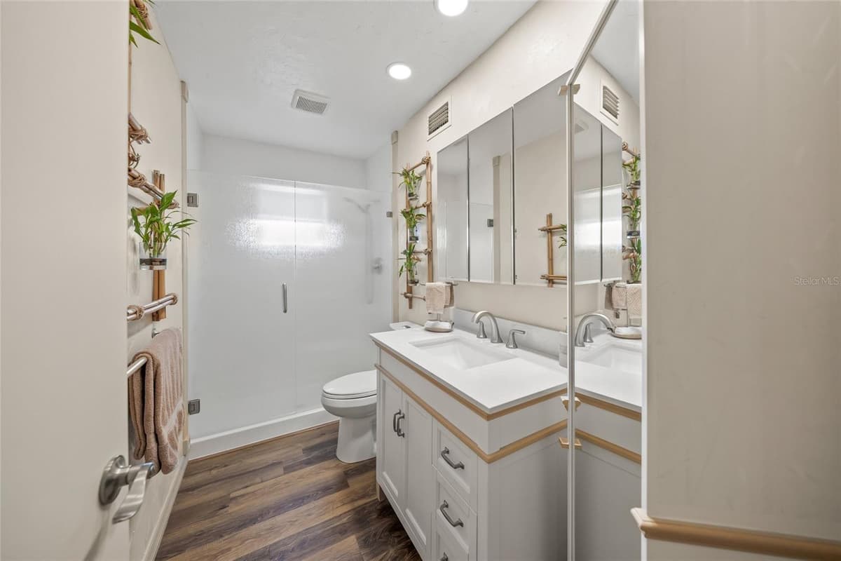 3643 MERIDALE ROAD — photo 33 of 50