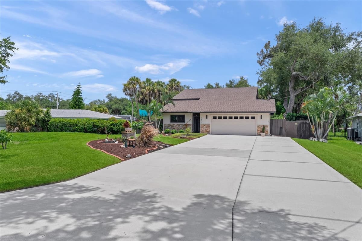 3643 MERIDALE ROAD — photo 46 of 50
