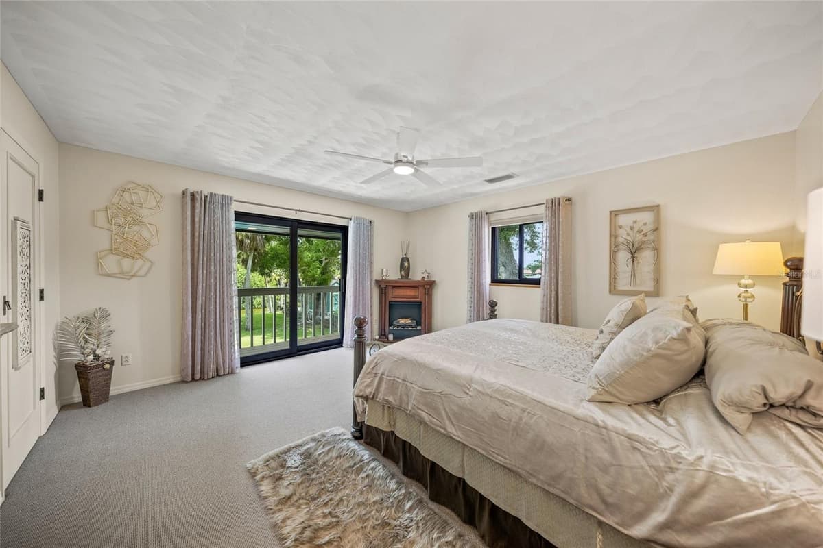 3643 MERIDALE ROAD — photo 32 of 50