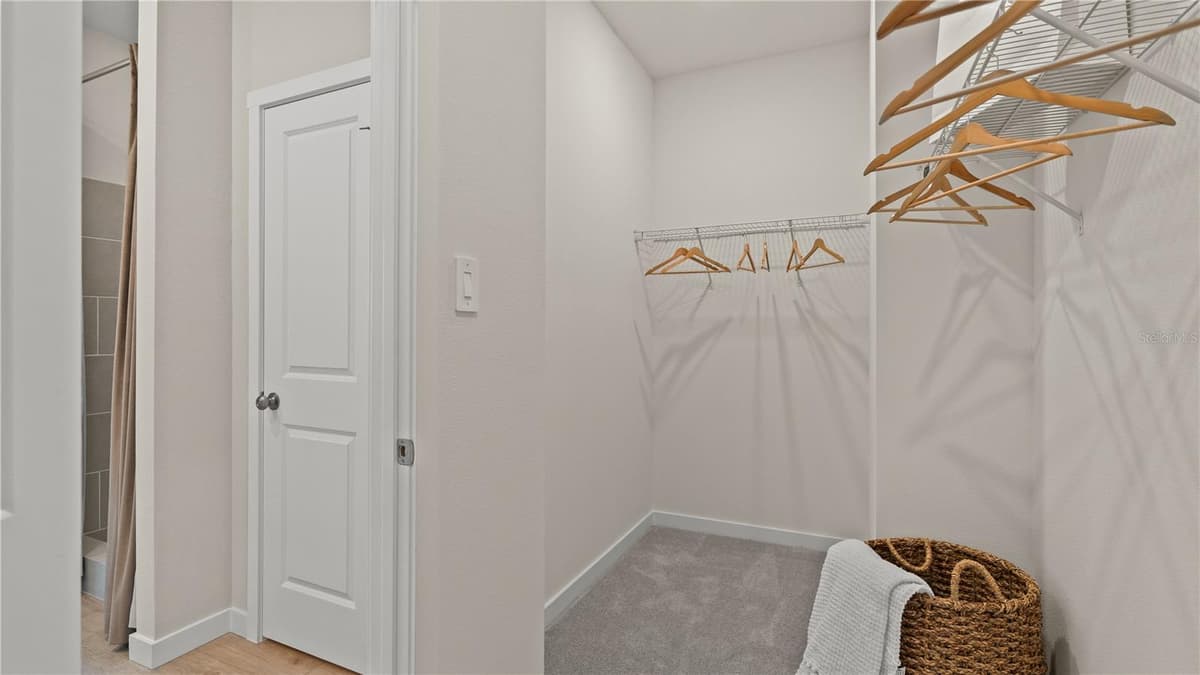 1909 FIELDSTONE STREET — photo 14 of 18
