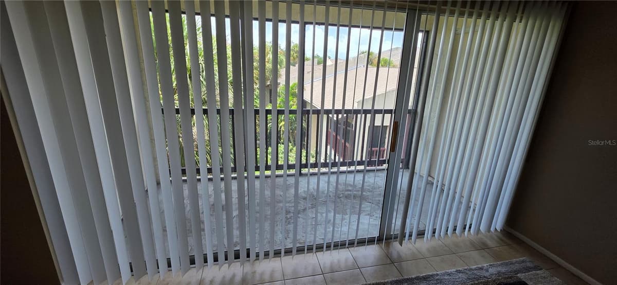 3814 LAKE DRIVE — photo 10 of 25