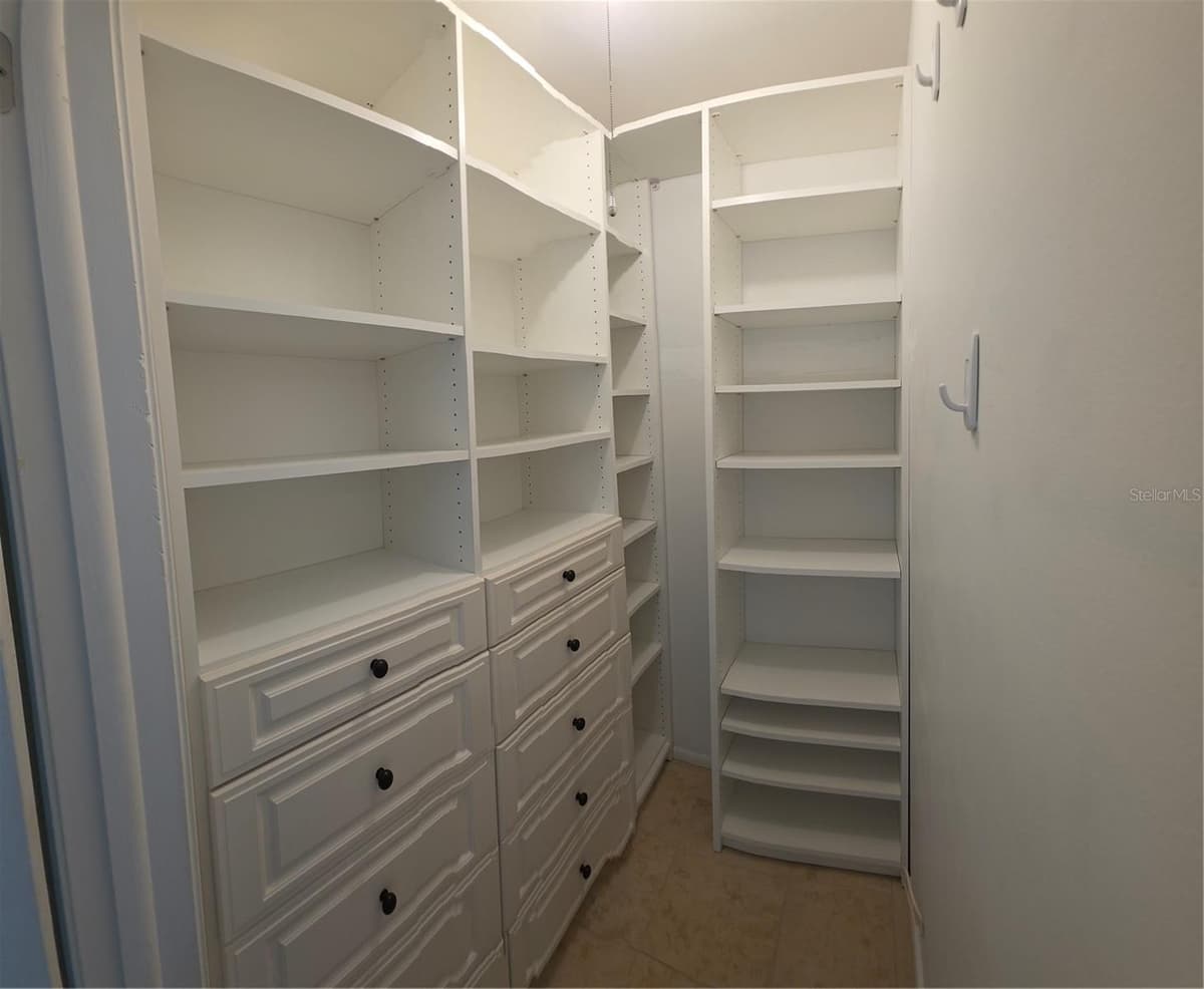 3814 LAKE DRIVE — photo 5 of 25