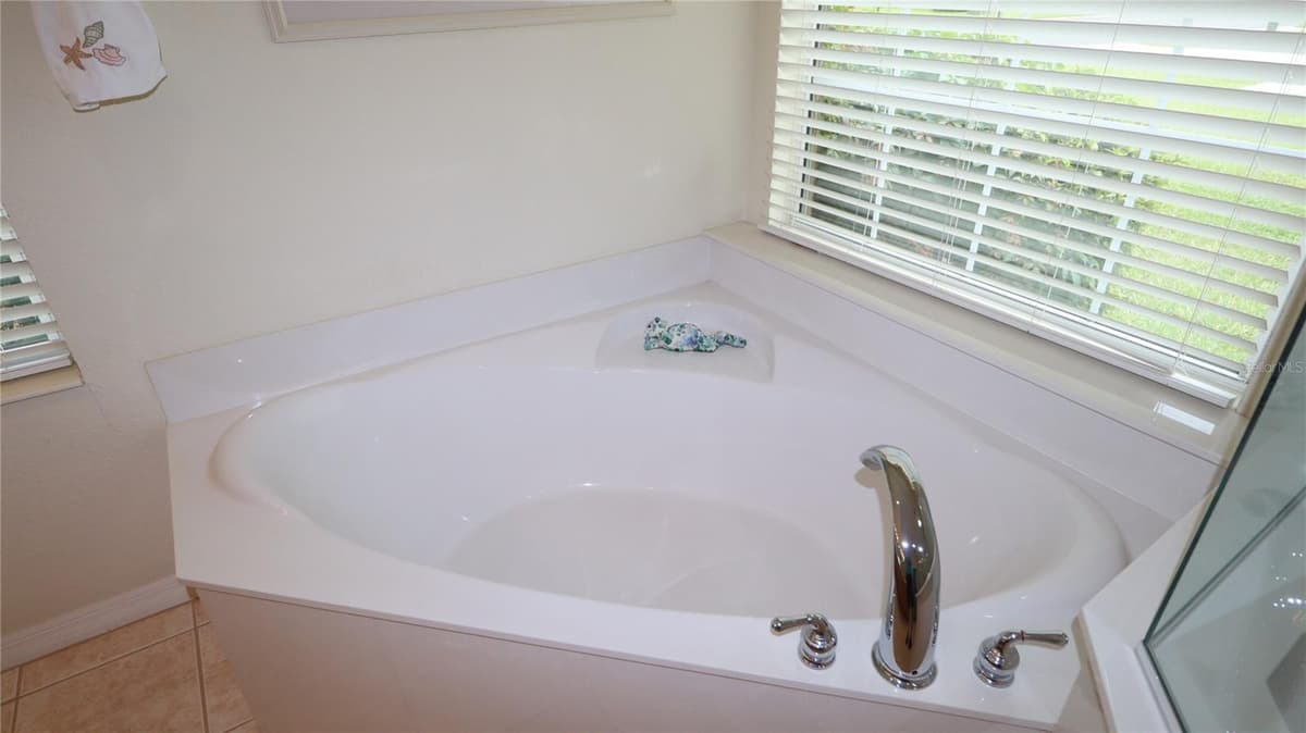 11735 91ST CIRCLE — photo 25 of 76