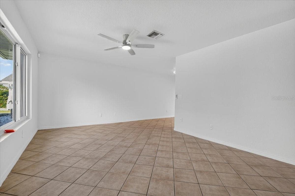 20286 BENTON AVENUE — photo 7 of 29