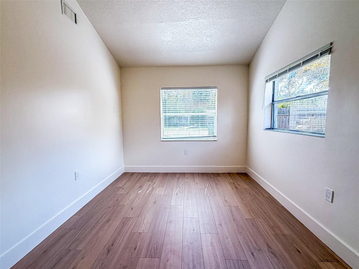 4211 BAY VIEW AVENUE — photo 15 of 26