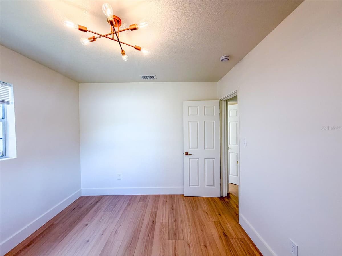 4211 BAY VIEW AVENUE — photo 12 of 26