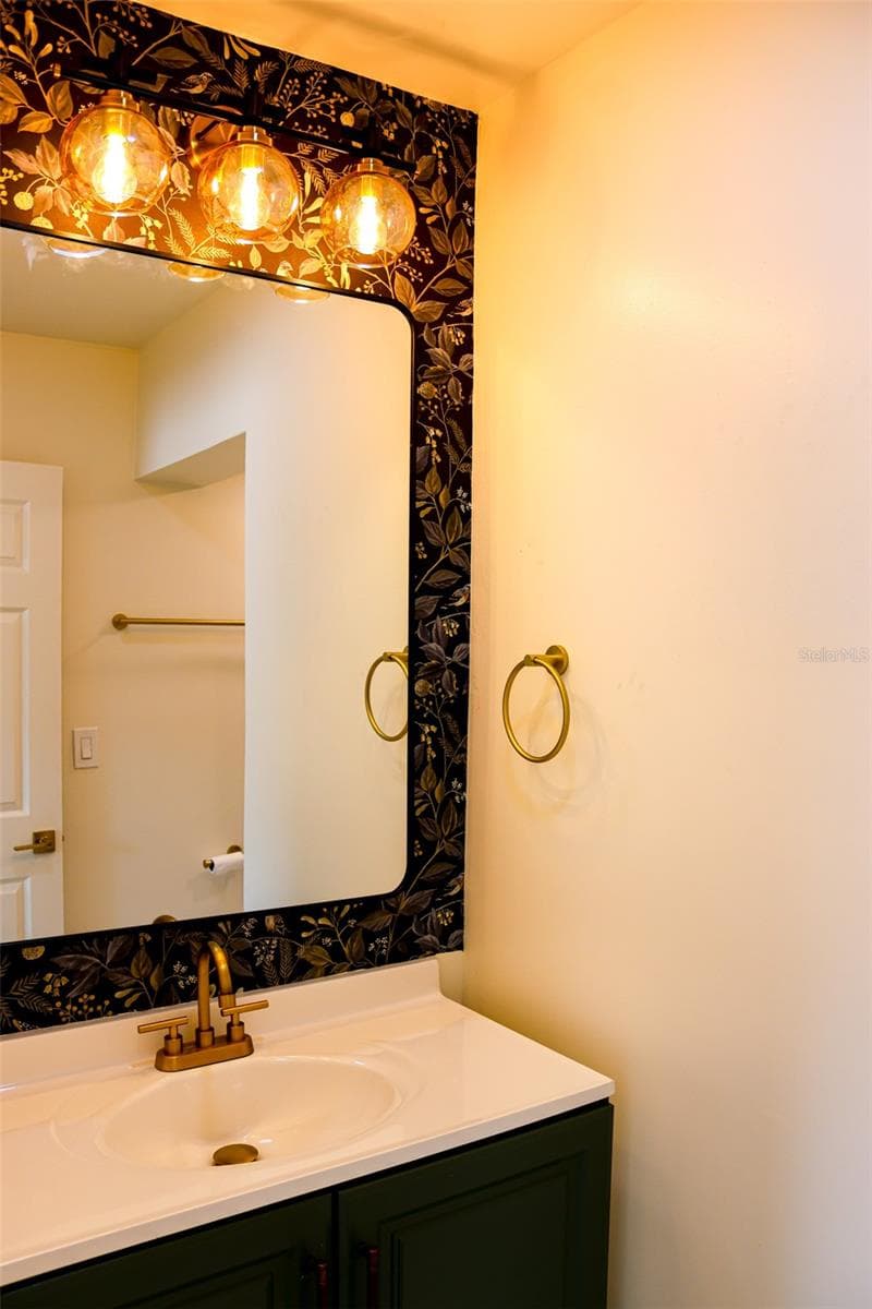 4211 BAY VIEW AVENUE — photo 18 of 26