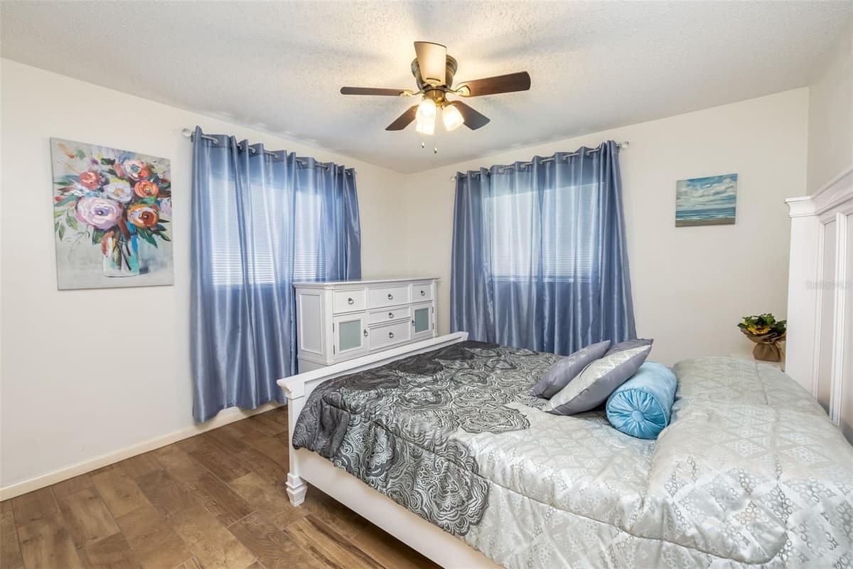 7 PERKINS LANE — photo 22 of 58