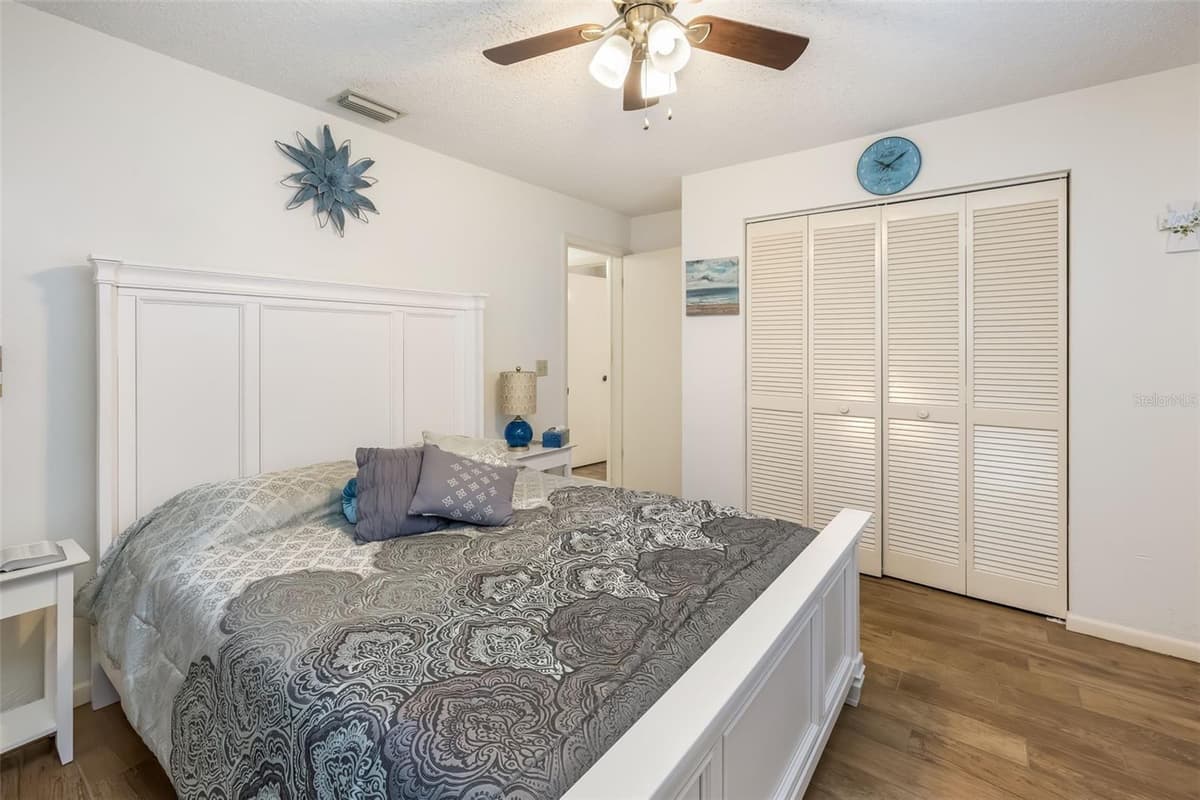7 PERKINS LANE — photo 24 of 58