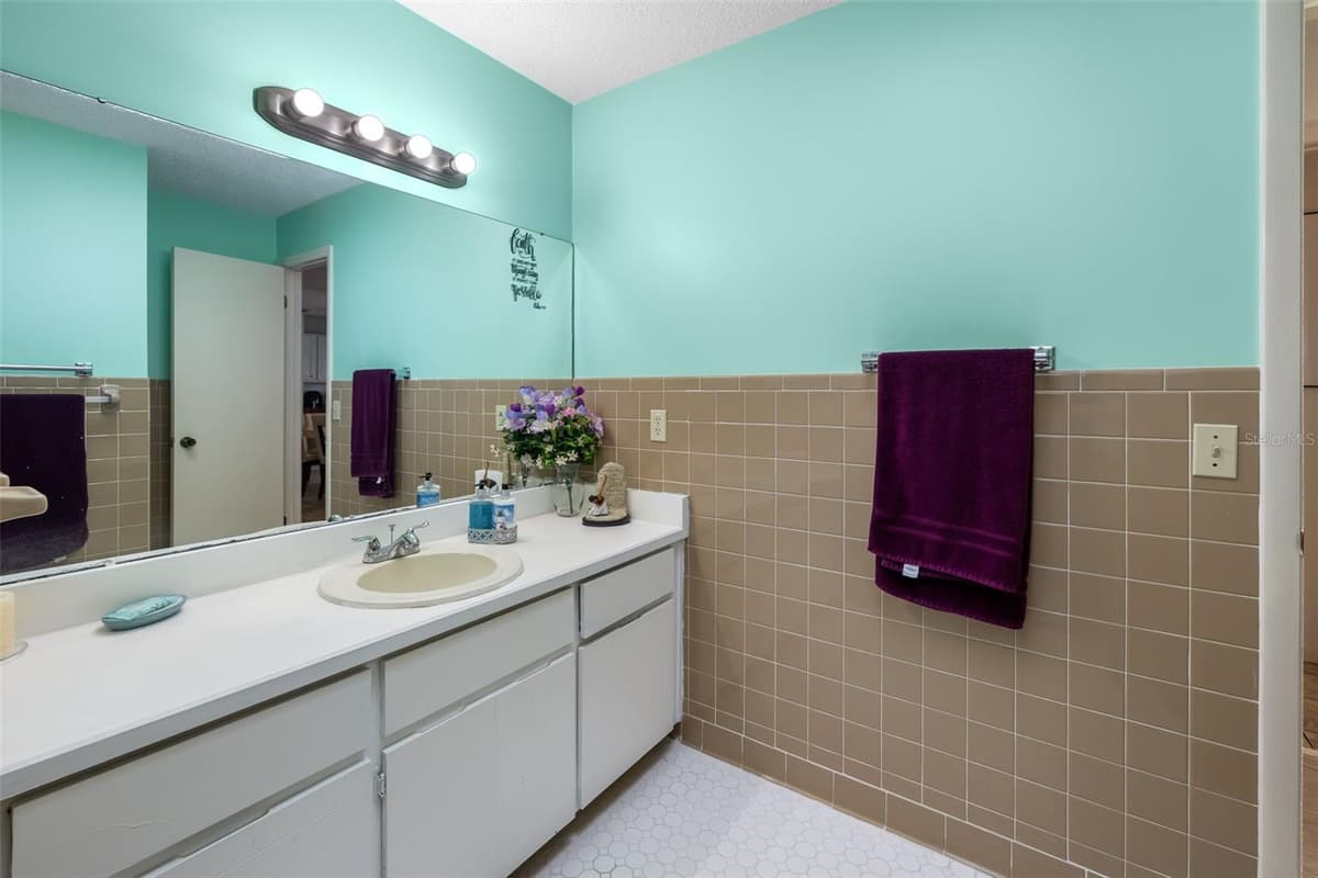 7 PERKINS LANE — photo 15 of 58