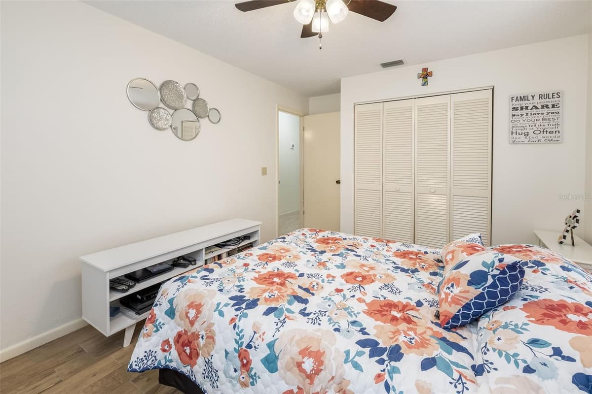 7 PERKINS LANE — photo 21 of 58