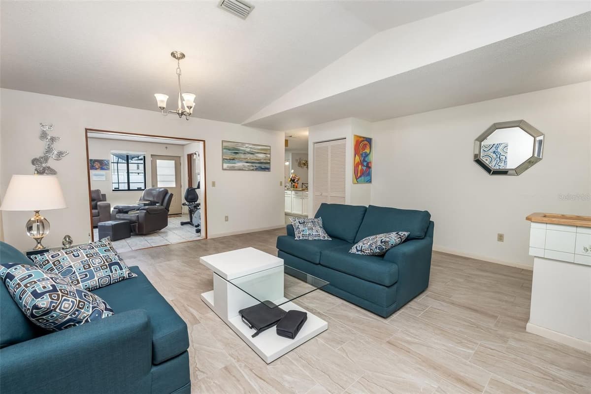 7 PERKINS LANE — photo 6 of 58