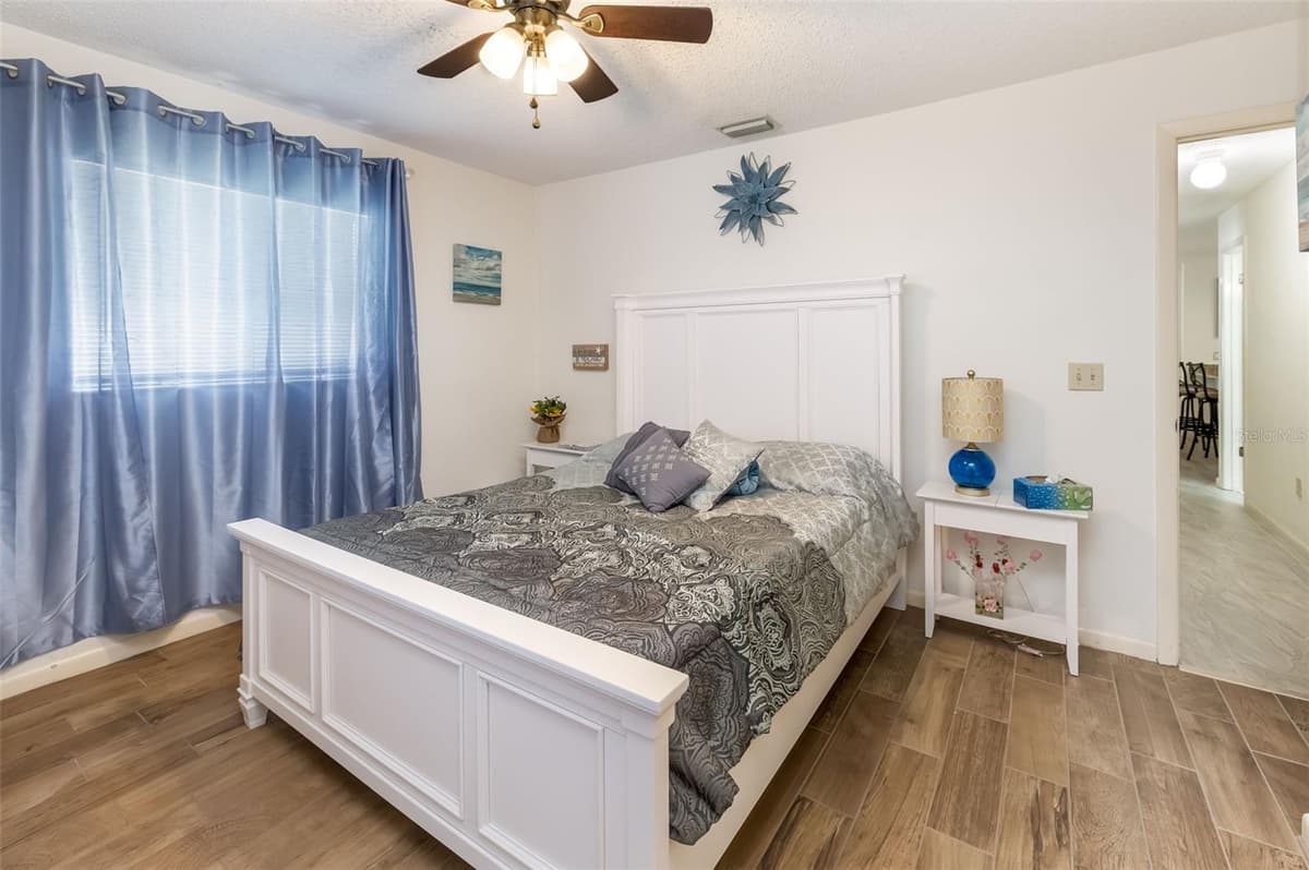 7 PERKINS LANE — photo 23 of 58